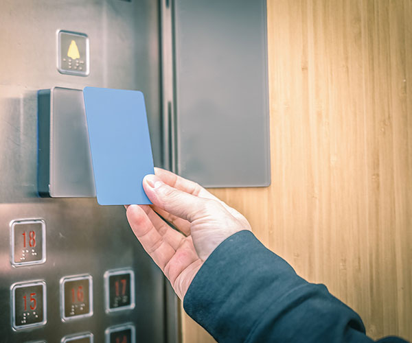 Test dell'attrezzatura a corto raggio RF