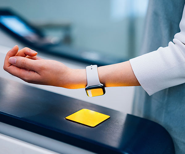 Test dell'attrezzatura a corto raggio RF